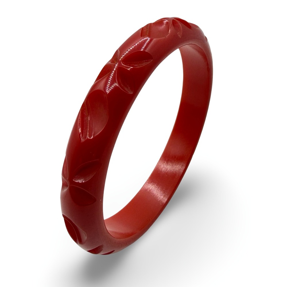 Vintage Bakelite Cherry Red Carved Floral Bangle Bracelet Art Deco Leaf Size 8